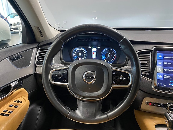Volvo XC90 12 of 20