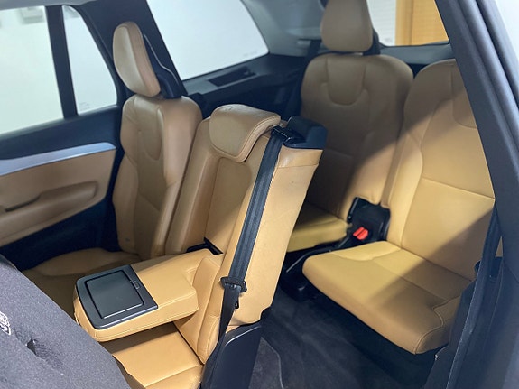 Volvo XC90 11 of 20