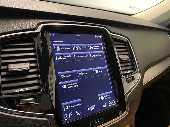 Volvo XC90 15 of 20