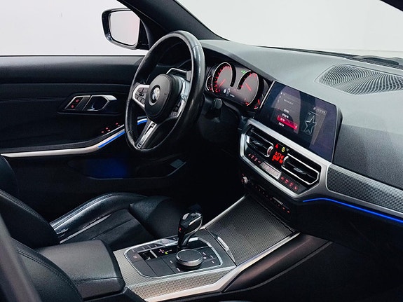 BMW 320i 5 of 5