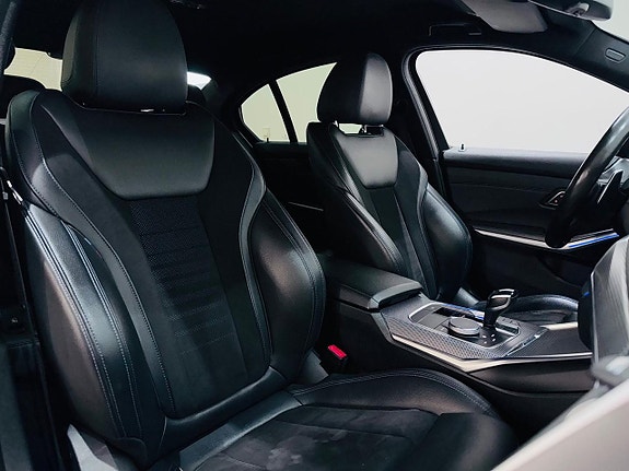 BMW 320i 6 of 24