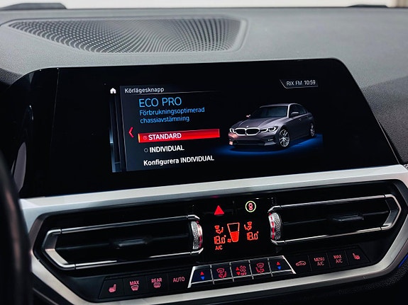 BMW 320i 13 of 24