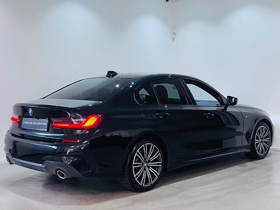 BMW 320i 24 of 24