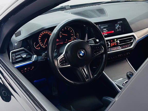 BMW 320i 10 of 24