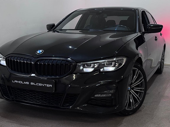 BMW 320i 3 of 5