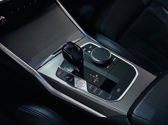 BMW 320i 12 of 24