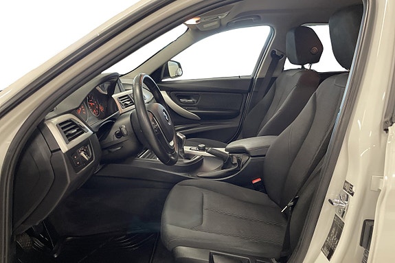 BMW 318d 16 of 18