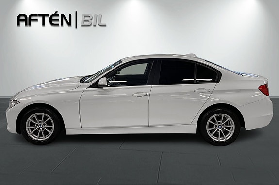 BMW 318d 4 of 18