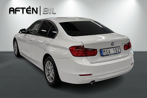BMW 318d 9 of 18