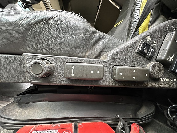 Volvo FH16 6*2 Flisbil med flisekipage 13 of 27