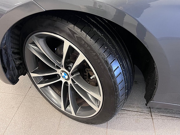 BMW 320d 2 of 30