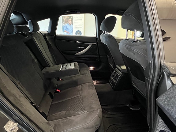 BMW 320d 13 of 30