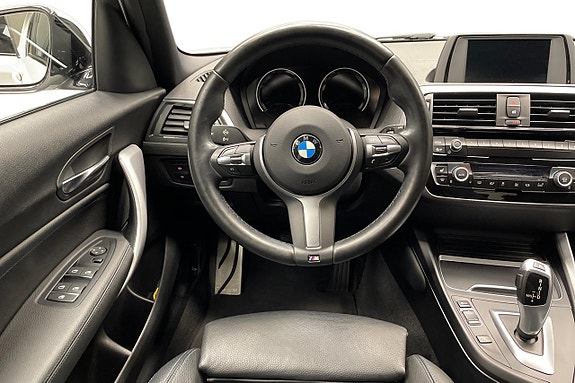 BMW 118i 7 of 12