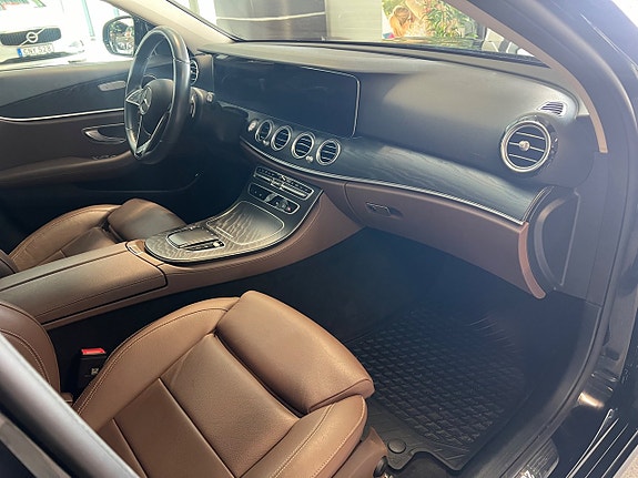 Mercedes-Benz E300 10 of 20