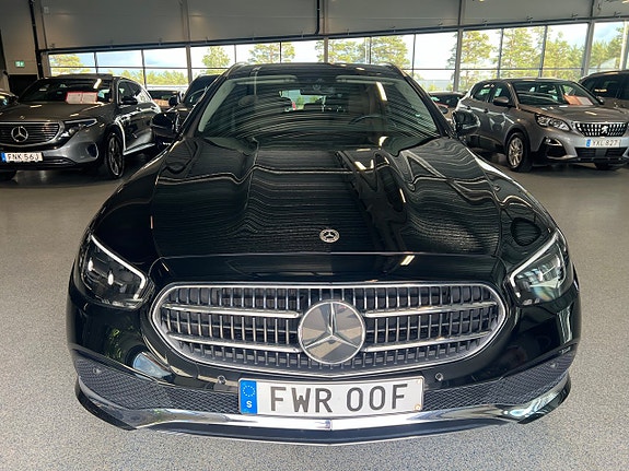 Mercedes-Benz E300 8 of 20