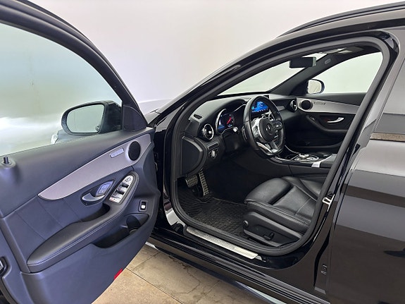 Mercedes-Benz C300 12 of 24