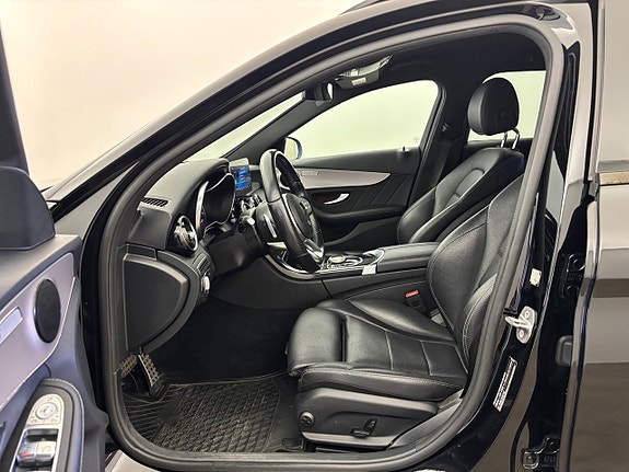 Mercedes-Benz C300 13 of 24