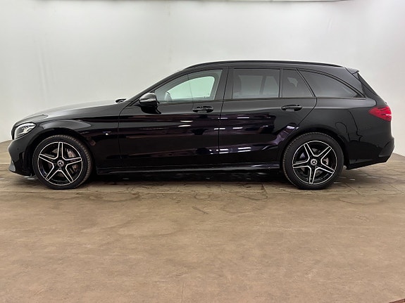 Mercedes-Benz C300 3 of 5