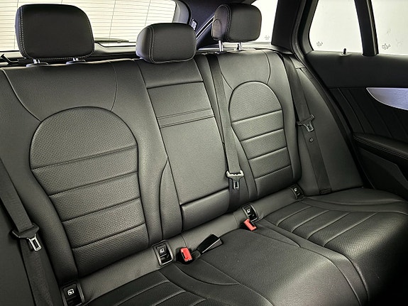 Mercedes-Benz C300 20 of 24