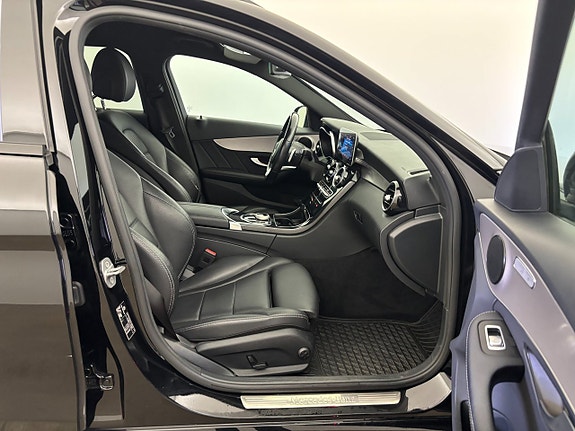 Mercedes-Benz C300 19 of 24