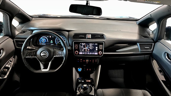 Nissan Leaf 4 of 5