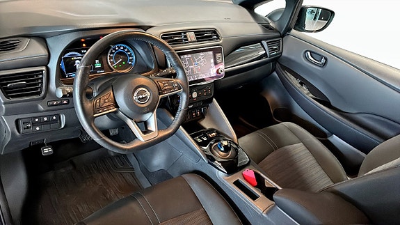 Nissan Leaf 12 of 12