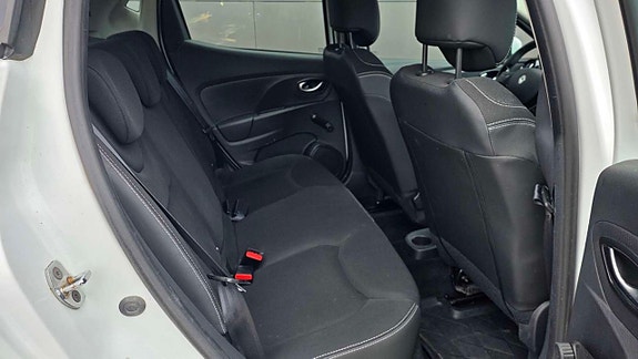 Renault Clio 14 of 17