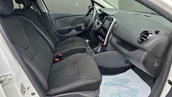 Renault Clio 15 of 17