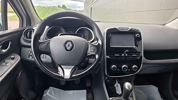 Renault Clio 8 of 17