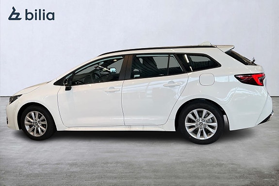 Toyota Corolla 3 of 5