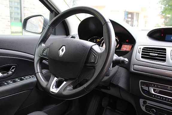 Renault Megane 26 of 30