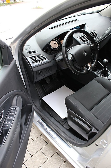 Renault Megane 27 of 30