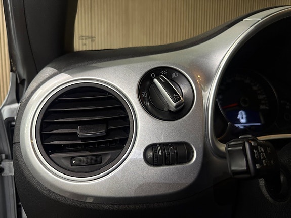 Volkswagen Beetle 15 of 27