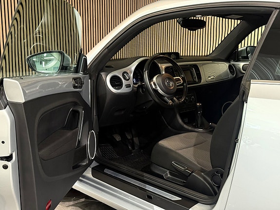 Volkswagen Beetle 10 of 27