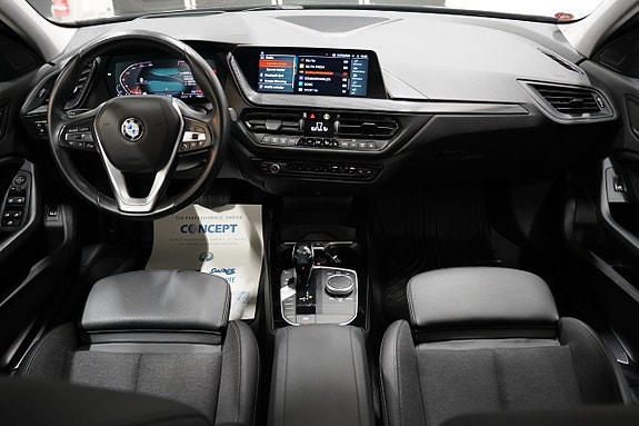 BMW 118i 11 of 24