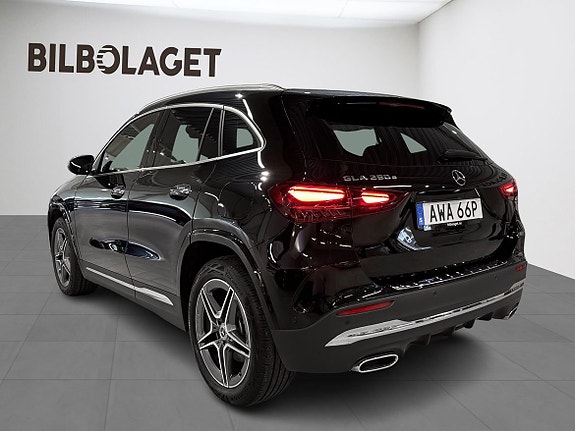 Mercedes-Benz GLA250 e 3 of 19