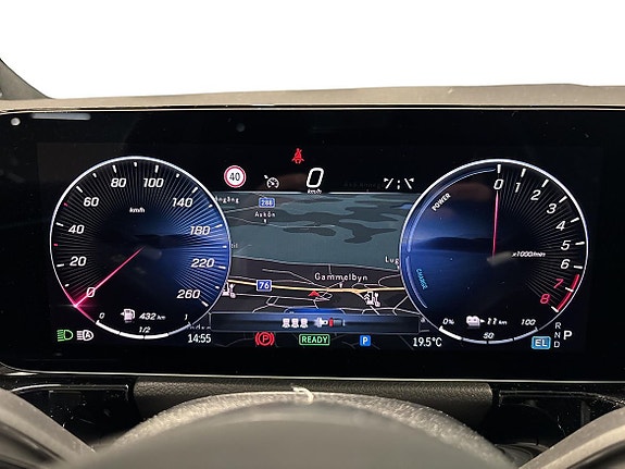 Mercedes-Benz GLA250 e 14 of 19