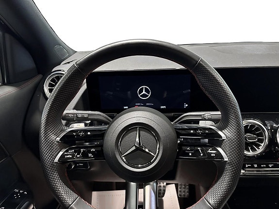 Mercedes-Benz GLA250 e 9 of 19