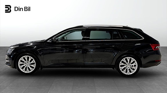 Skoda Superb 2 of 5