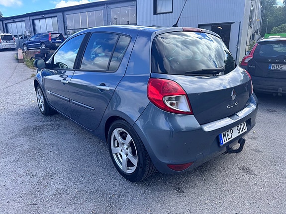 Renault Clio 2 of 5