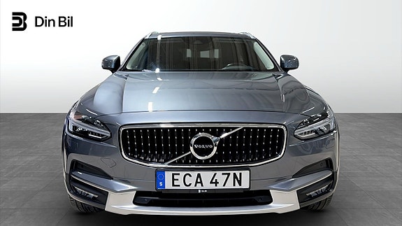 Volvo V90 Cross Country 4 of 5