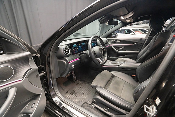 Mercedes-Benz E300 de 15 of 24