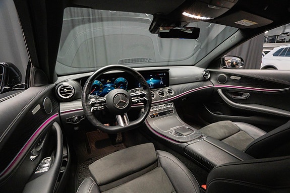 Mercedes-Benz E300 de 11 of 24