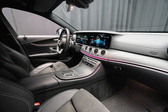 Mercedes-Benz E300 de 14 of 24