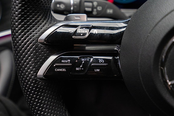 Mercedes-Benz E300 de 16 of 24