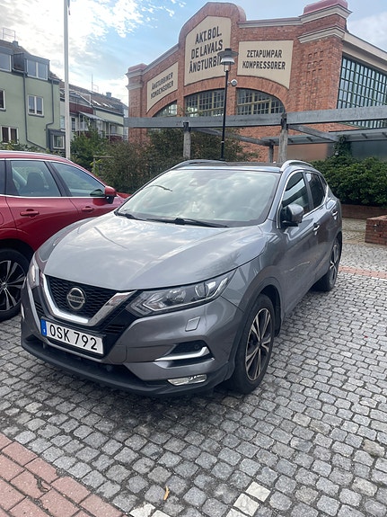 Nissan Qashqai 2 of 2