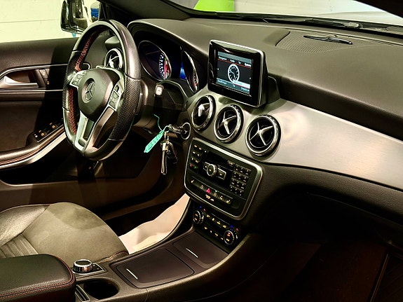 Mercedes-Benz GLA220 13 of 19
