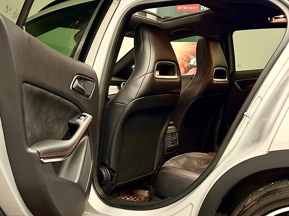 Mercedes-Benz GLA220 14 of 19