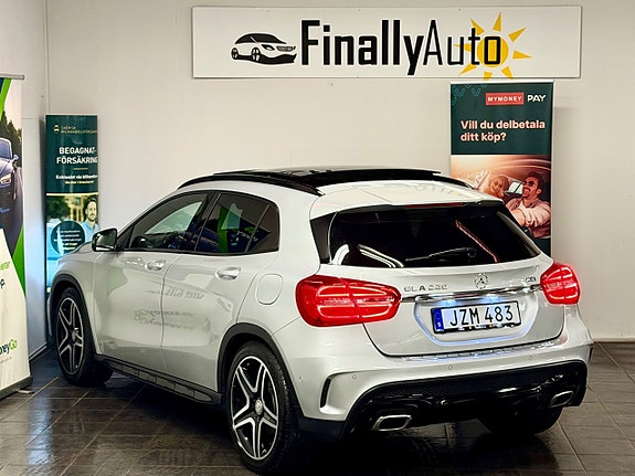 Mercedes-Benz GLA220 4 of 5
