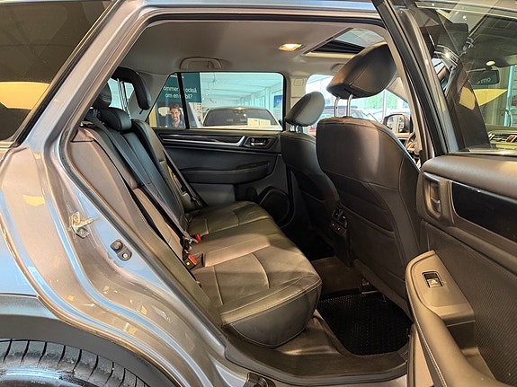 Subaru Outback 23 of 29